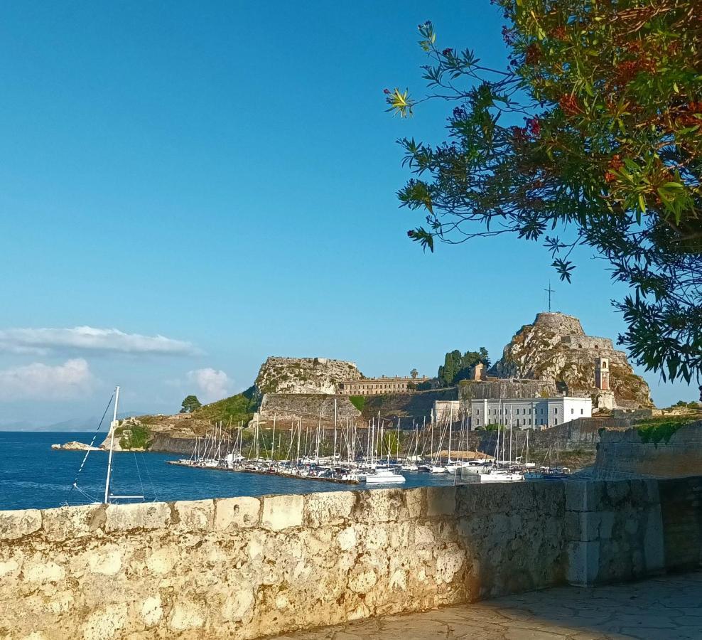 コルフ島Eftihia Di Corfuアパートメント エクステリア 写真